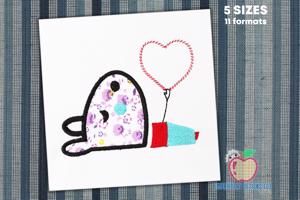 Baby Bear With The Heart In Hands Applique Design