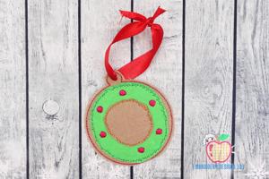 Decorative Christmas wreath In The Hoop Ornament