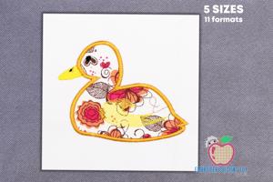 Resting Duckling Applique Design